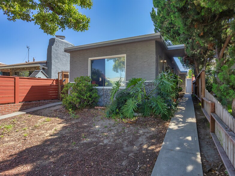 1218 N Hollywood Way, Burbank, CA à vendre - Photo de l’immeuble – Image 3 sur 42