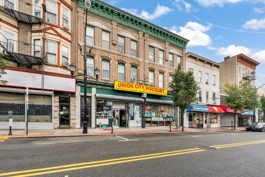 814-816 Summit Ave, Union City, NJ à vendre - Photo de l’immeuble – Image 3 sur 29