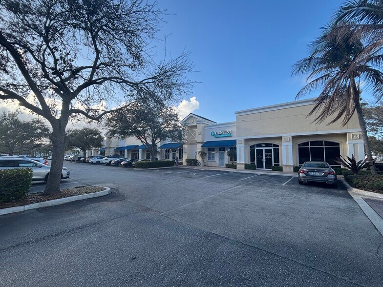 240 W Indiantown Rd, Jupiter, FL à louer - Photo de l’immeuble – Image 2 sur 2