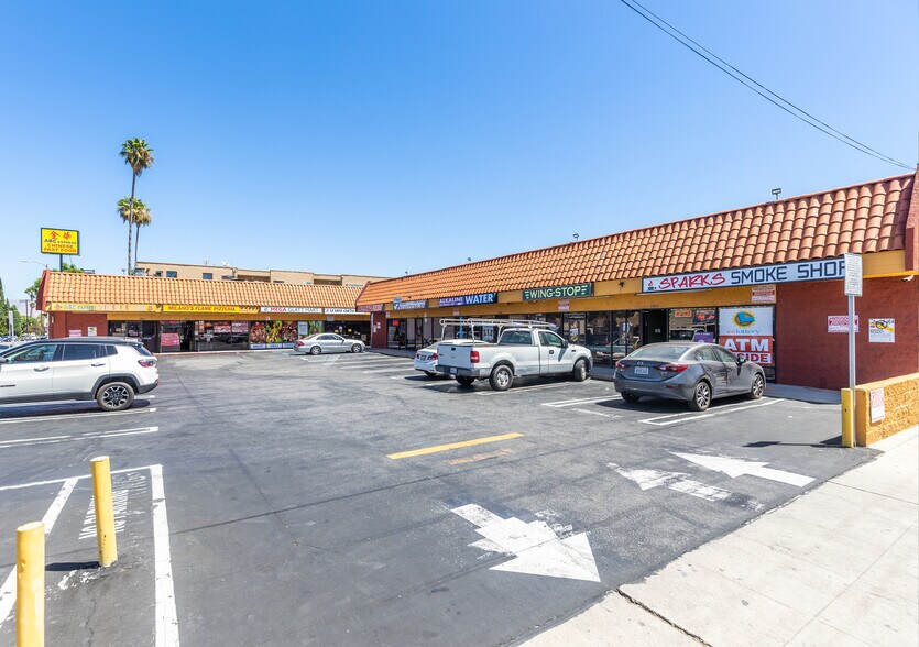 6100 Reseda Blvd, Tarzana, CA à louer - Photo de l’immeuble – Image 3 sur 6
