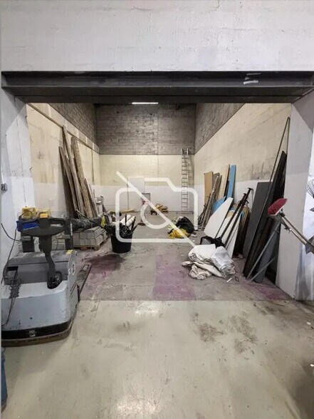 Industriel/Logistique dans Élancourt à louer - Photo de l’immeuble – Image 2 sur 10