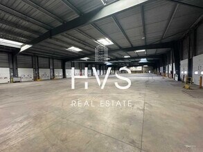 Industriel/Logistique dans Gignac-la-Nerthe à louer Photo de l’immeuble– Image 2 sur 2