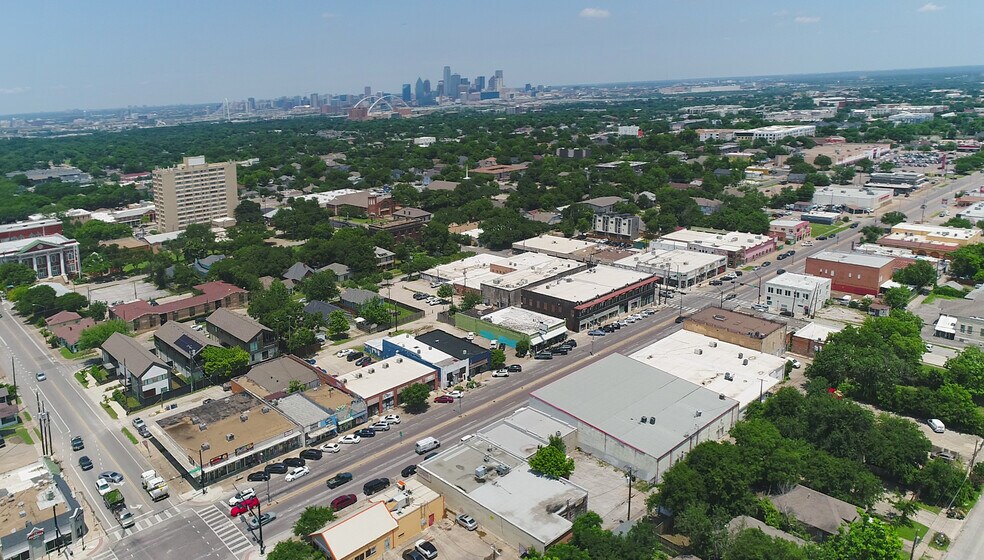 901 W Jefferson Blvd, Dallas, TX à louer - Photo de l’immeuble – Image 3 sur 11