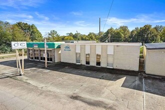 1208 W Pine St, Hattiesburg, MS à louer Photo de l’immeuble– Image 1 sur 13