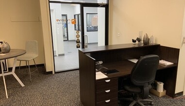 1110 58th Ave SE, Calgary, AB à louer Photo intérieure– Image 2 sur 4