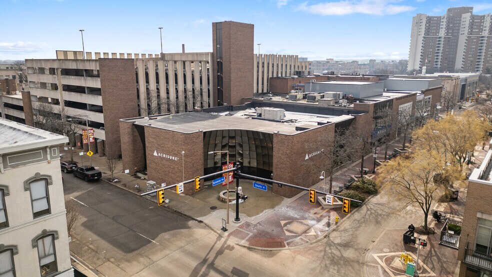 S Kalamazoo Mall Portfolio portefeuille de 2 biens à vendre sur LoopNet.fr - Photo de l’immeuble – Image 1 sur 24