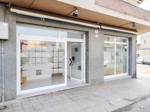 Local commercial dans Olesa de Montserrat, Barcelona à louer Photo de l’immeuble– Image 1 sur 4
