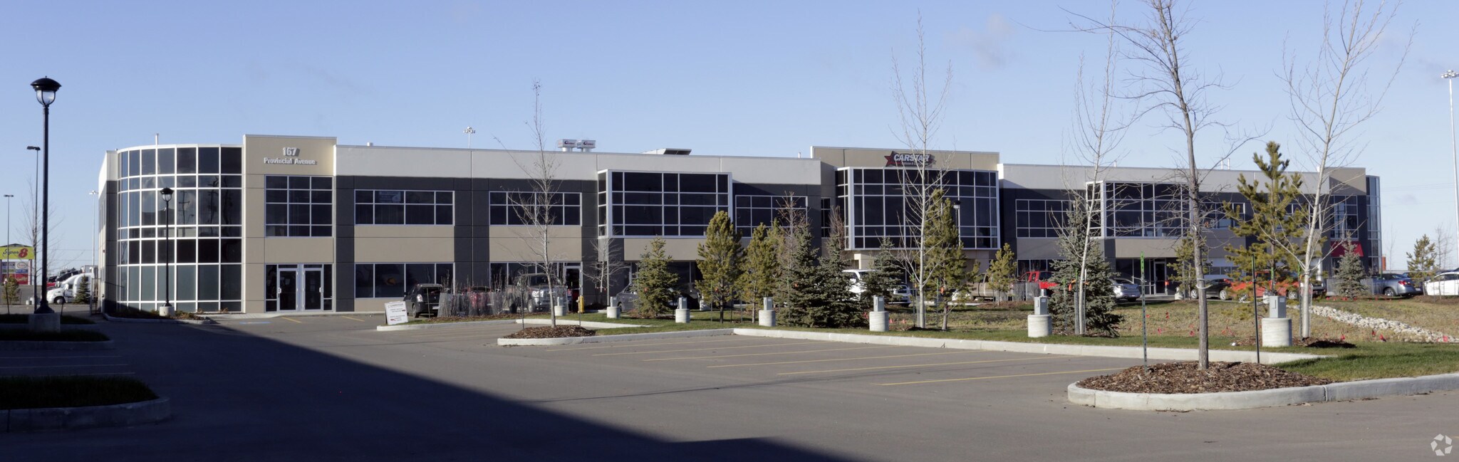 167 Provincial Ave, Sherwood Park, AB à louer Photo de l’immeuble– Image 1 sur 8