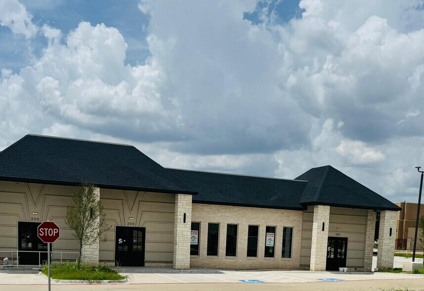 5121 S Custer Rd, McKinney, TX à louer - Photo de l’immeuble – Image 3 sur 15