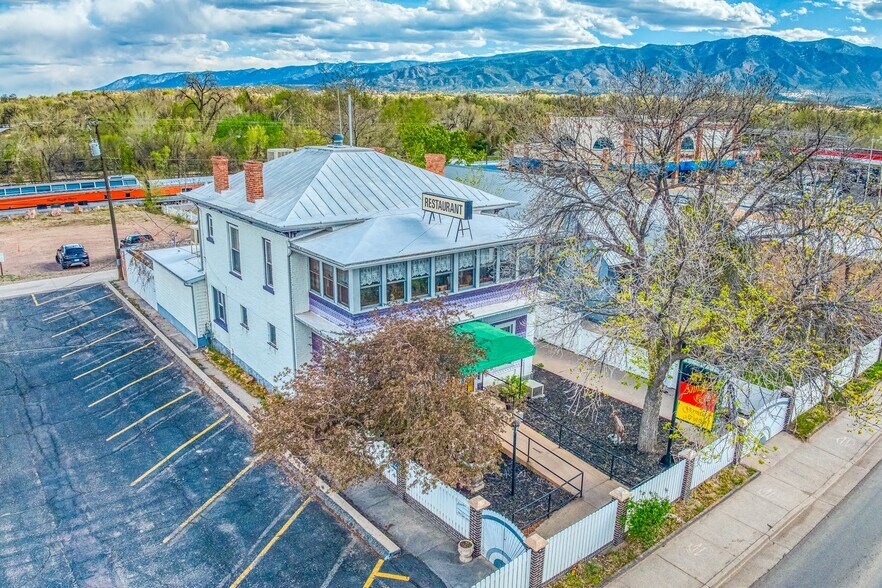 512 Royal Gorge Blvd, Canon City, CO à vendre - Photo de l’immeuble – Image 1 sur 89