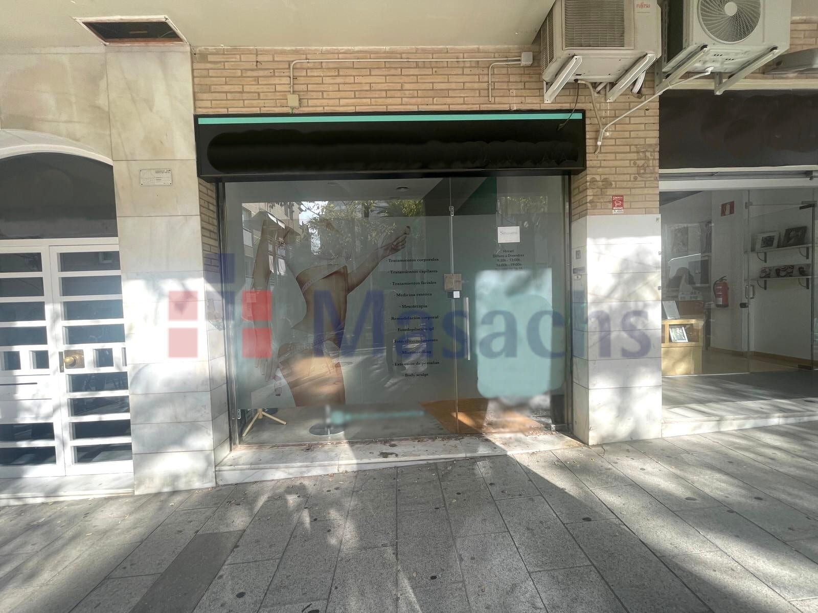 Local commercial dans Terrassa, Barcelona à louer Photo de la construction– Image 1 sur 8