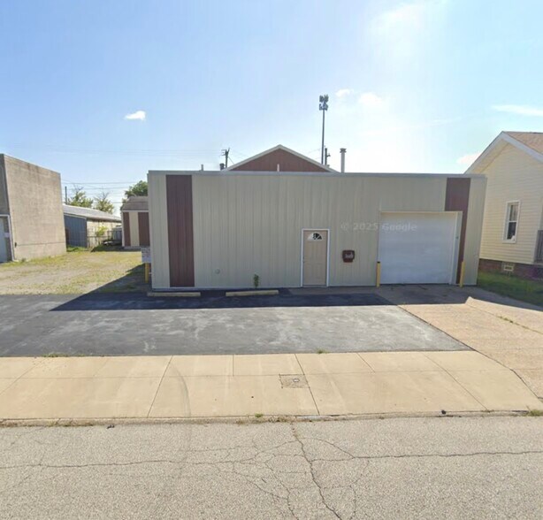 158 Woodbury St, Elyria, OH à vendre - Photo de l’immeuble – Image 1 sur 4