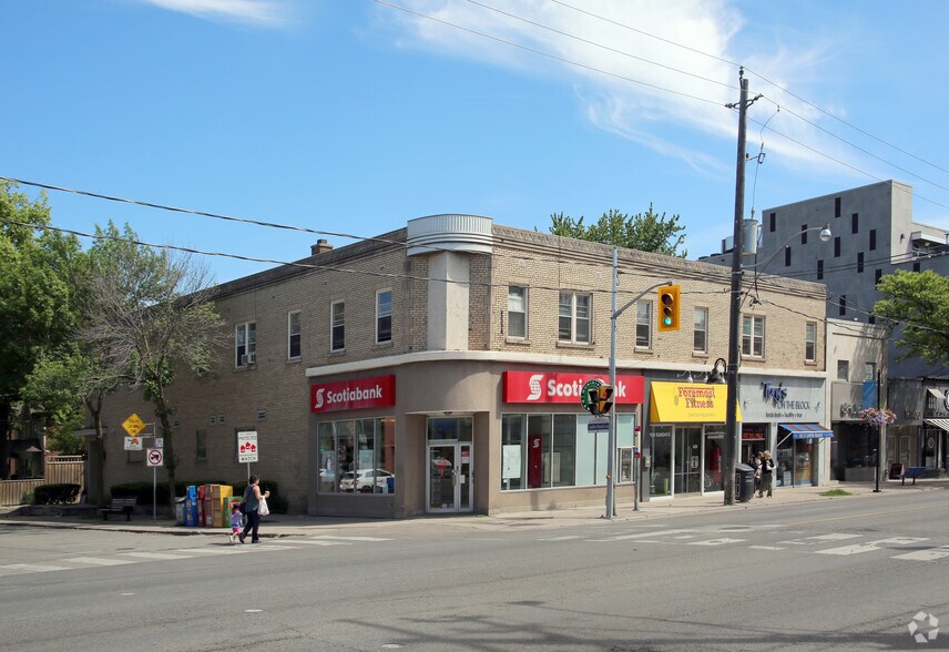 430-434 Eglinton Ave W, Toronto, ON à louer - Photo principale – Image 1 sur 6