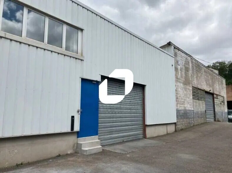 Local d'activités dans Sainte-Foy-lès-Lyon à vendre - Photo de l’immeuble – Image 1 sur 16