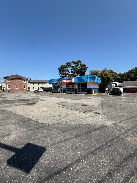 109 Rt 112, Port Jefferson Station, NY à louer - Photo de l’immeuble – Image 3 sur 9