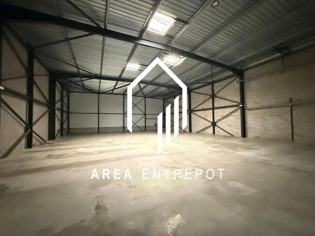 Plus de détails pour Local d'activités à louer