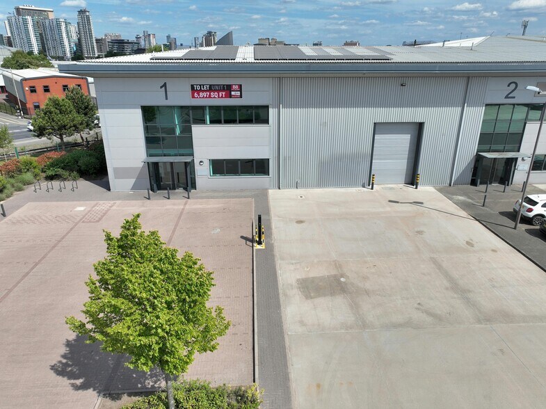 1 Premier Park, Manchester à louer - Photo de l’immeuble – Image 3 sur 23