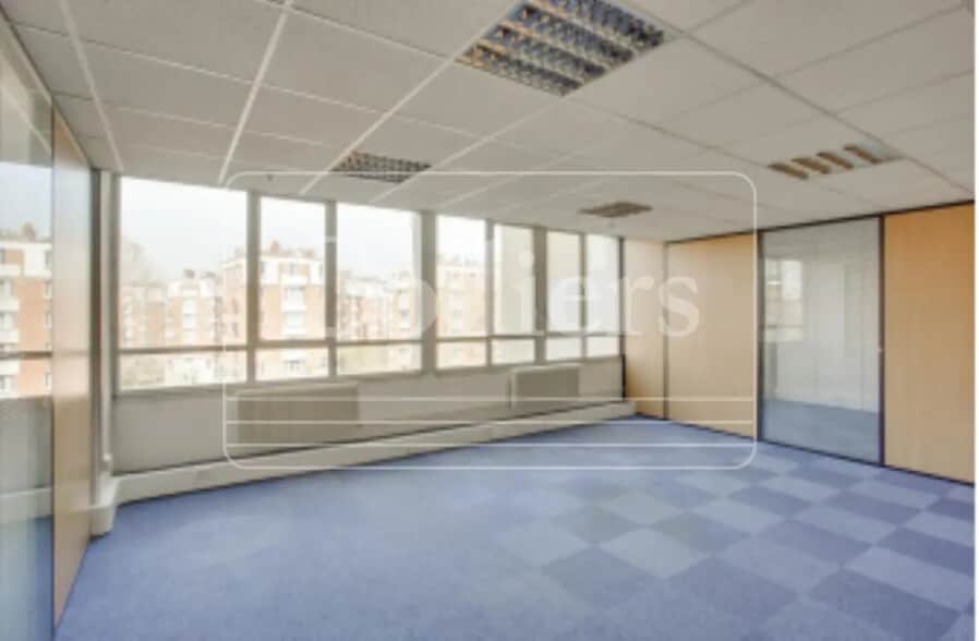 1-13 Boulevard Ney, Paris à louer - Photo de l’immeuble – Image 3 sur 5