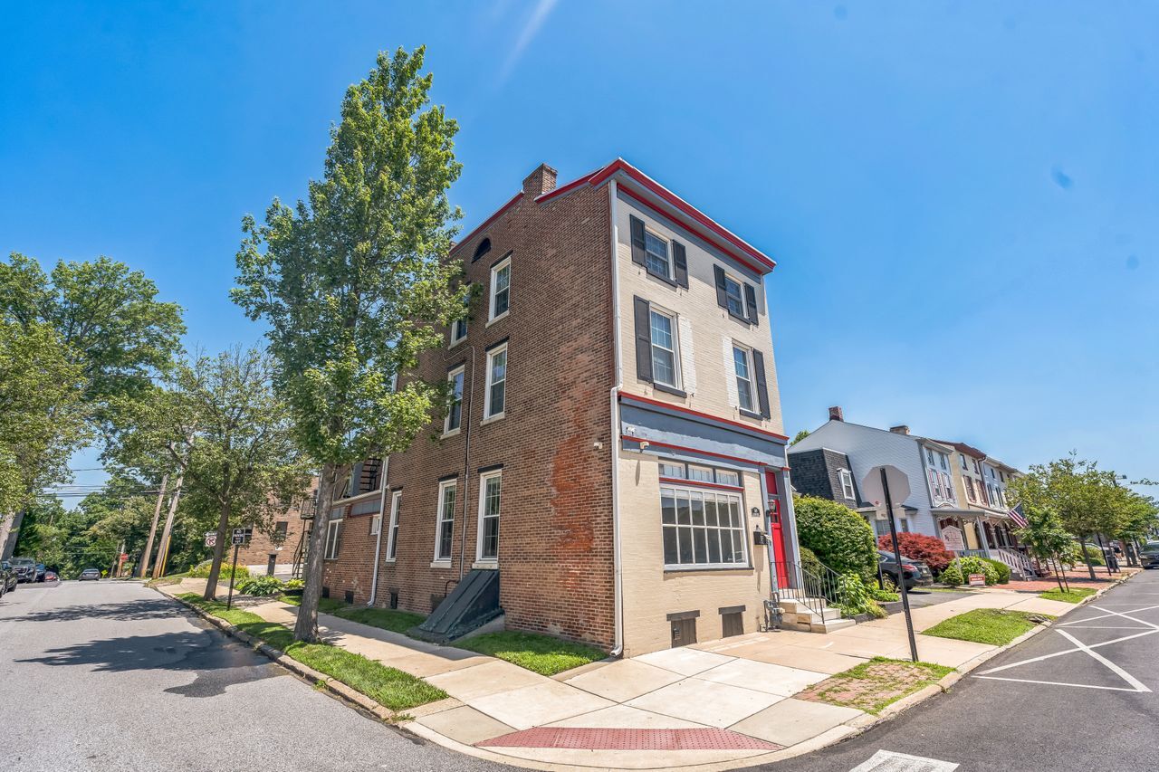 349 W State St, Media, PA à vendre Photo de l’immeuble– Image 1 sur 18