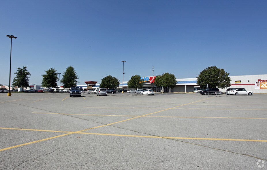 2712-2780 Wilma Rudolph Blvd, Clarksville, TN à louer - Photo de l’immeuble – Image 2 sur 3