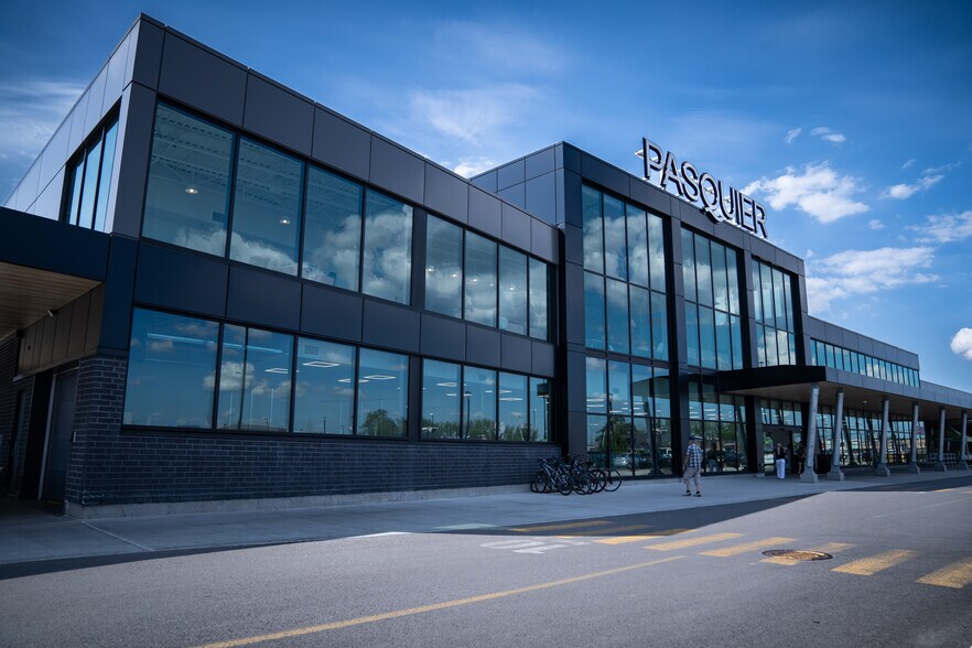 31 Boulevard Georges Gagné S, Delson, QC à louer - Photo de l’immeuble – Image 2 sur 9