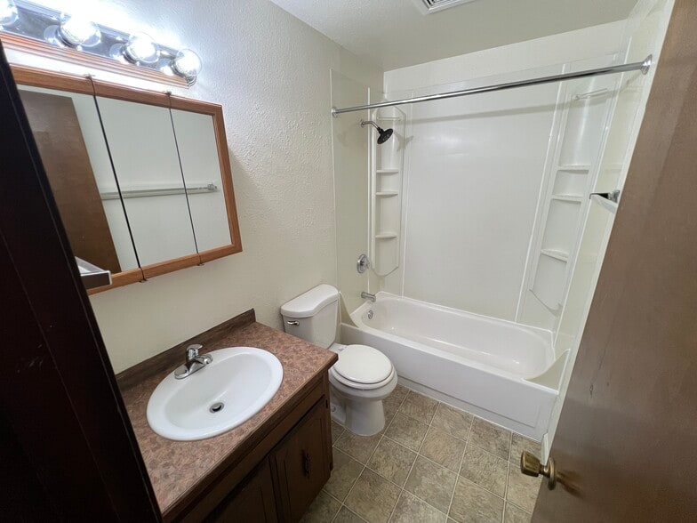 5650 Yelm Hwy SE, Lacey, WA à vendre - Photo intérieure – Image 3 sur 6