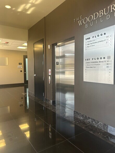 50 S Stephanie St, Henderson, NV à vendre - Photo intérieure – Image 2 sur 17