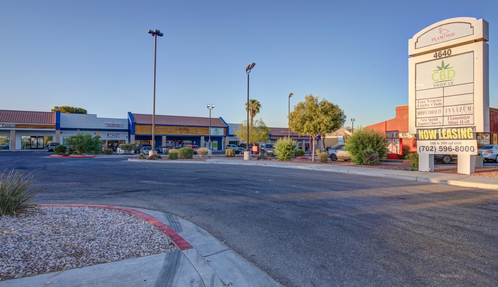 4640 E Flamingo Rd, Las Vegas, NV à louer - Photo de l’immeuble – Image 3 sur 55