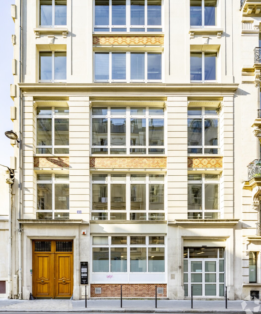 13 Rue Des Petits Hôtels, Paris à louer Photo de l’immeuble– Image 1 sur 2