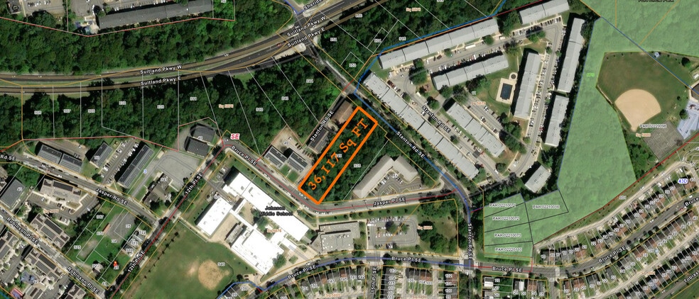 Bruce Pl SE, Washington, DC à vendre - Photo de l’immeuble – Image 1 sur 8