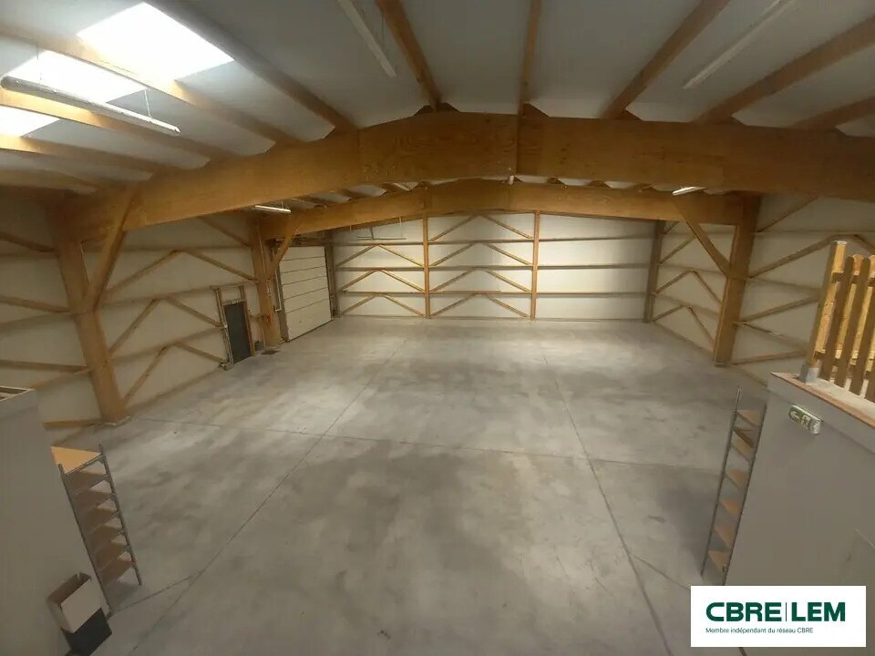 Local d’activités dans DOUVRES-LA-DÉLIVRANDE à louer Photo intérieure– Image 1 sur 9