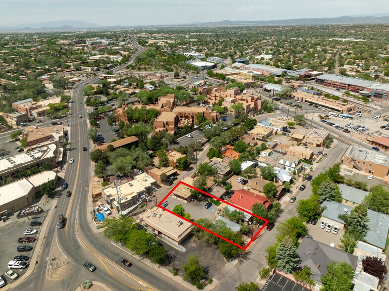 312 Read St, Santa Fe, NM à vendre - Photo de l’immeuble – Image 2 sur 11