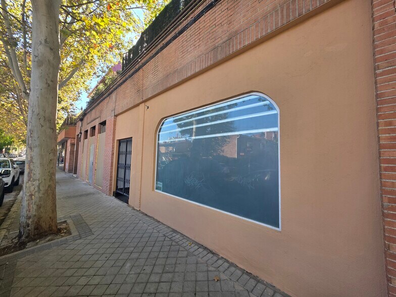 Local commercial dans Madrid, Madrid à louer - Photo de l’immeuble – Image 2 sur 15