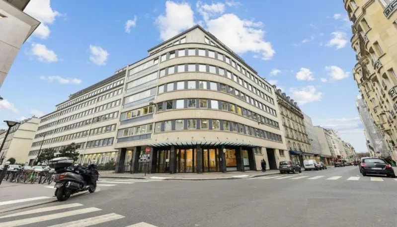 137-139 Rue De L'Universite, Paris à louer - Photo de l’immeuble – Image 2 sur 10