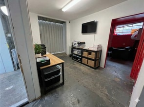 3242 Fowler St, Los Angeles, CA à louer Photo intérieure– Image 2 sur 14