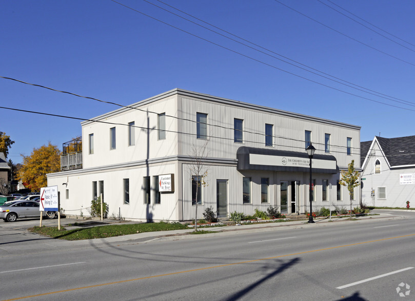 94 Colborne St W, Orillia, ON à vendre - Photo principale – Image 1 sur 2