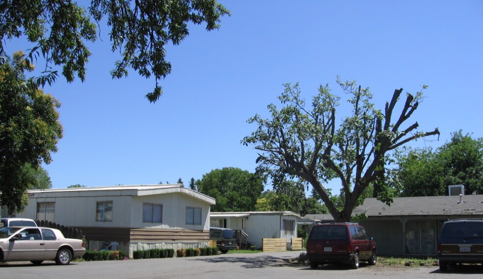 1564 Nord Ave, Chico, CA à vendre - Photo de l’immeuble – Image 3 sur 9