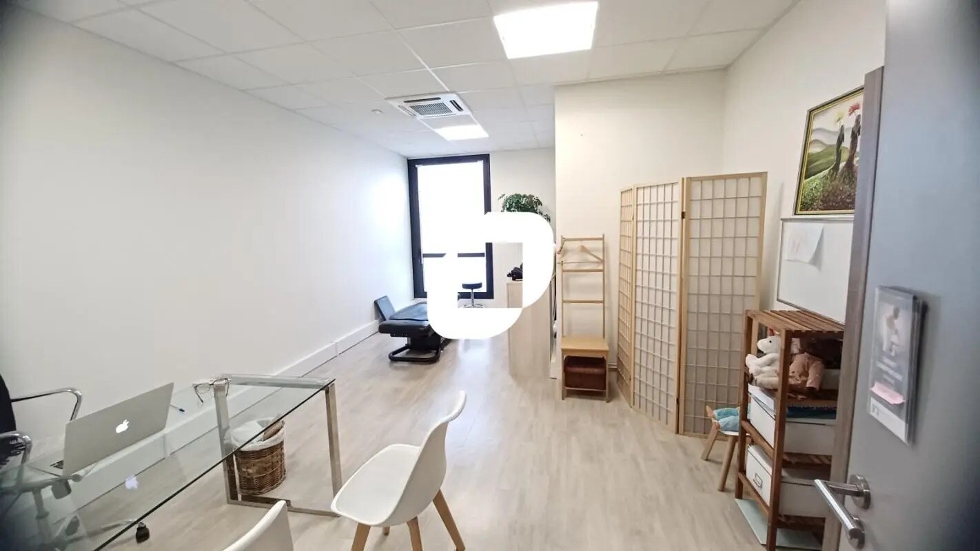 Bureau dans Serris à vendre Photo intérieure– Image 1 sur 9