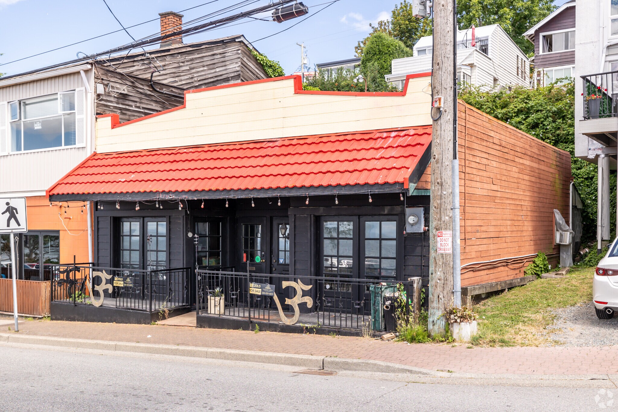 15081 Marine Dr, White Rock, BC à vendre Photo de l’immeuble– Image 1 sur 11