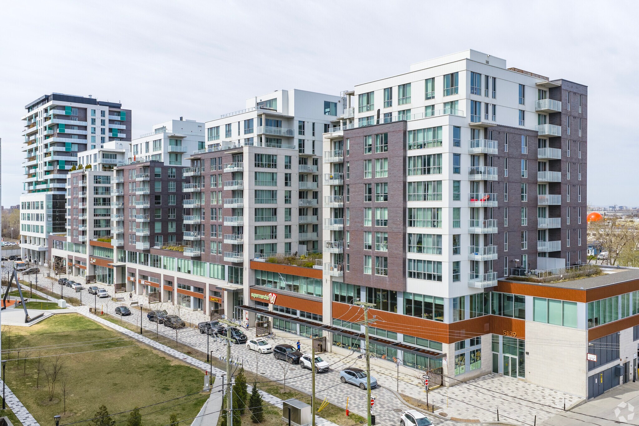 5273 Av De Courtrai, Montréal, QC à louer Photo principale– Image 1 sur 6