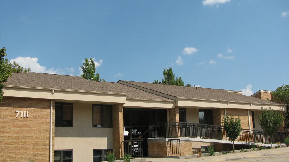 7111 A St, Lincoln, NE à louer - Photo de l’immeuble – Image 2 sur 11