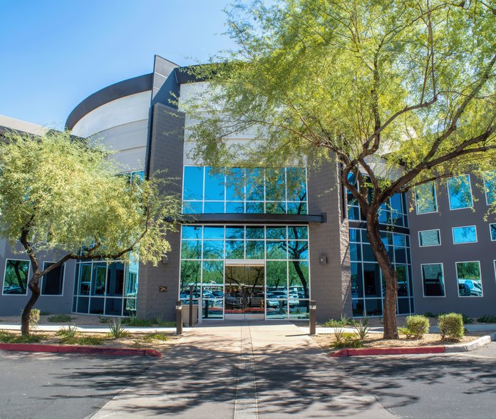 14100 N 83rd Ave, Peoria, AZ à louer - Photo de l’immeuble – Image 1 sur 11