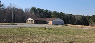 Plus de détails pour 302 W Colonial Trail Hwy, Blackstone, VA - Local commercial à louer