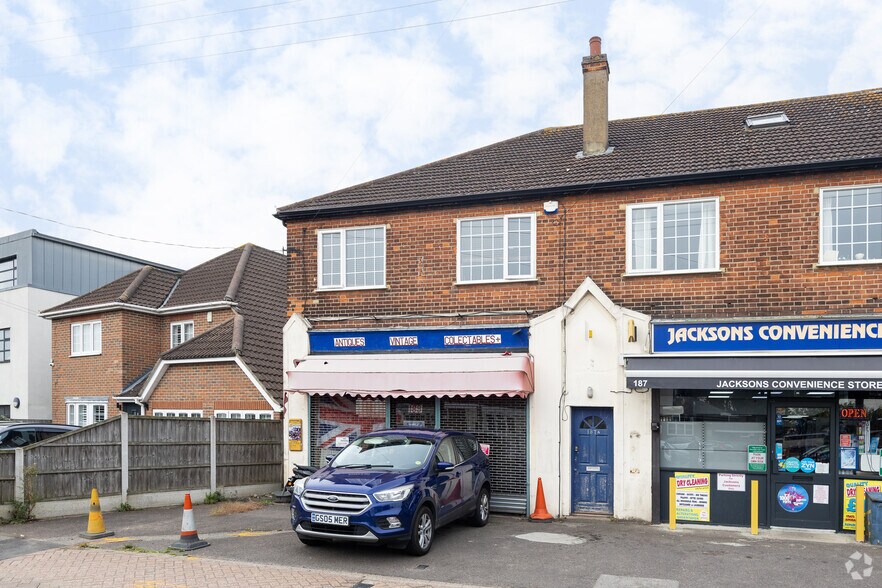 189 Thorndon Av, West Horndon à louer - Photo de l’immeuble – Image 2 sur 2