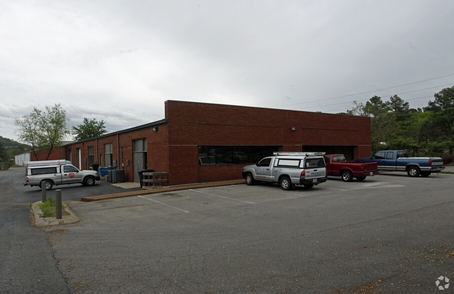 350 Wilson Pike Cir, Brentwood, TN à louer - Photo de l’immeuble – Image 3 sur 4