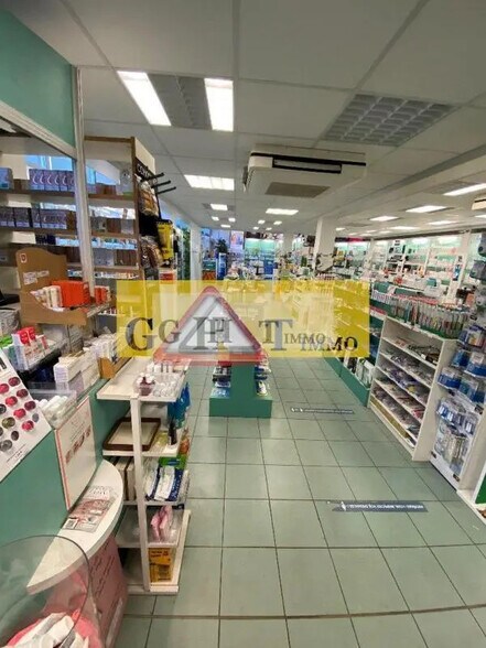 Local commercial dans Thiais à vendre - Photo intérieure – Image 1 sur 2