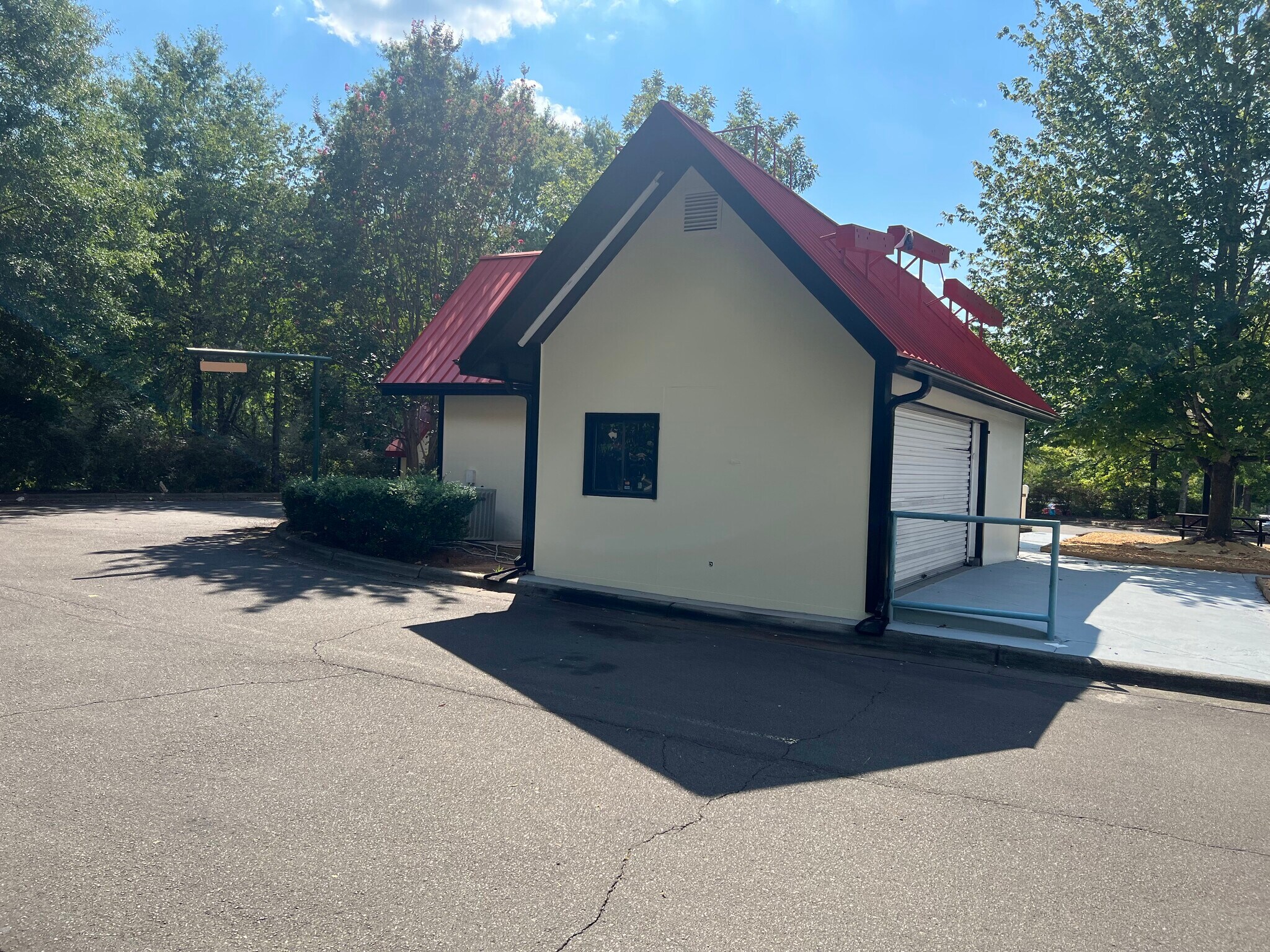 2110 Allendown Dr, Durham, NC à vendre Photo principale– Image 1 sur 19