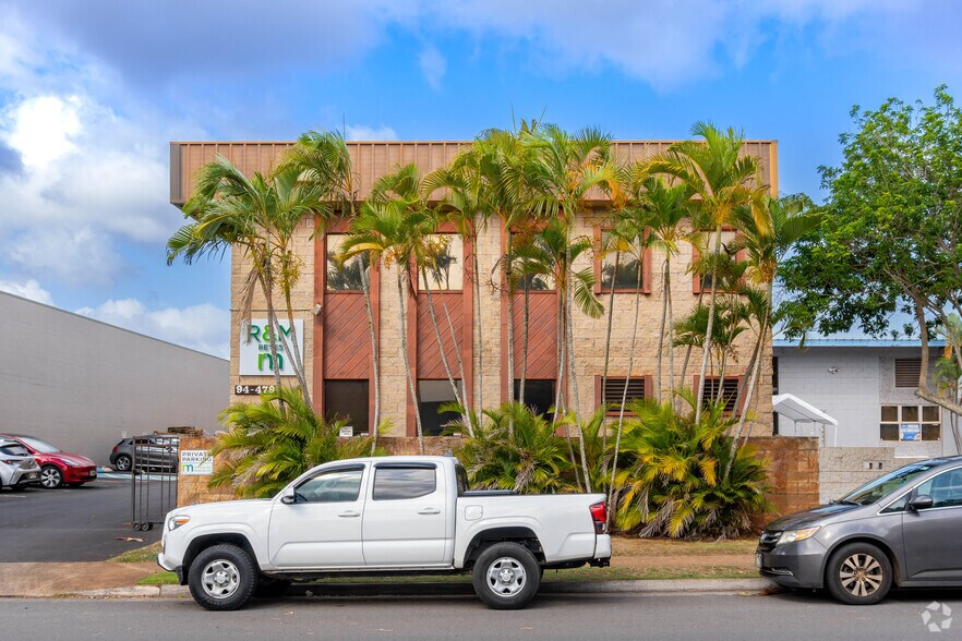 94-479 Ukee St, Waipahu, HI à louer - Photo de l’immeuble – Image 2 sur 10