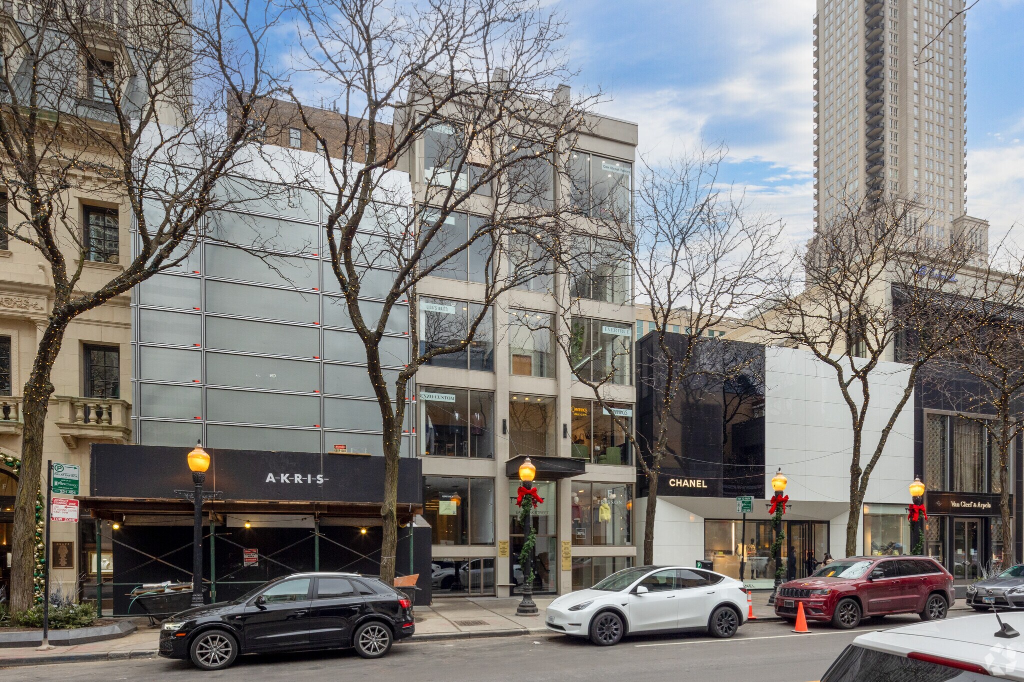 67 E Oak St, Chicago, IL à louer Photo de l’immeuble– Image 1 sur 5