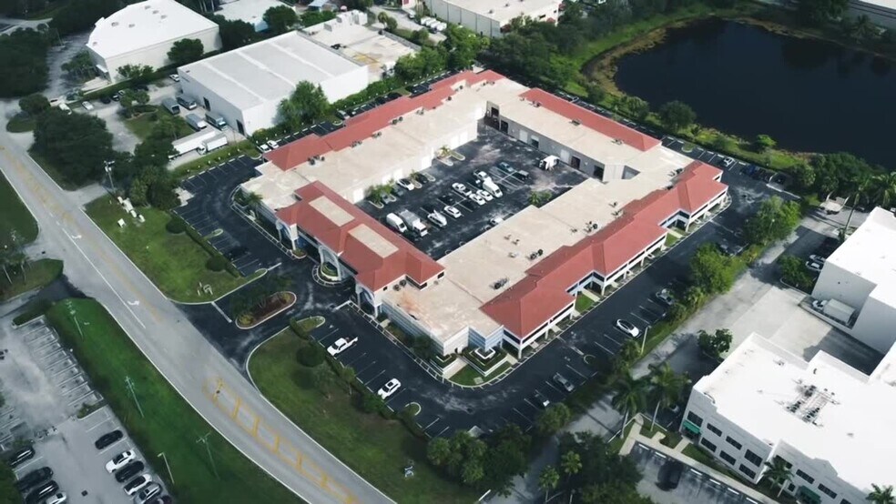 1181 S Rogers Cir, Boca Raton, FL à louer - Vidéo sur l’annonce professionnelle – Image 3 sur 5